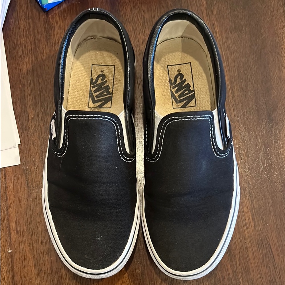 Women’s black vans